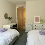 Central Modern Apartment With Free Parking. Located In York\'S Historical Building