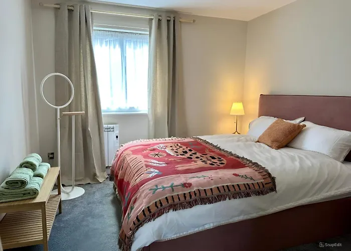 Central Modern Apartment With Free Parking. Located In York\'S Historical Building
