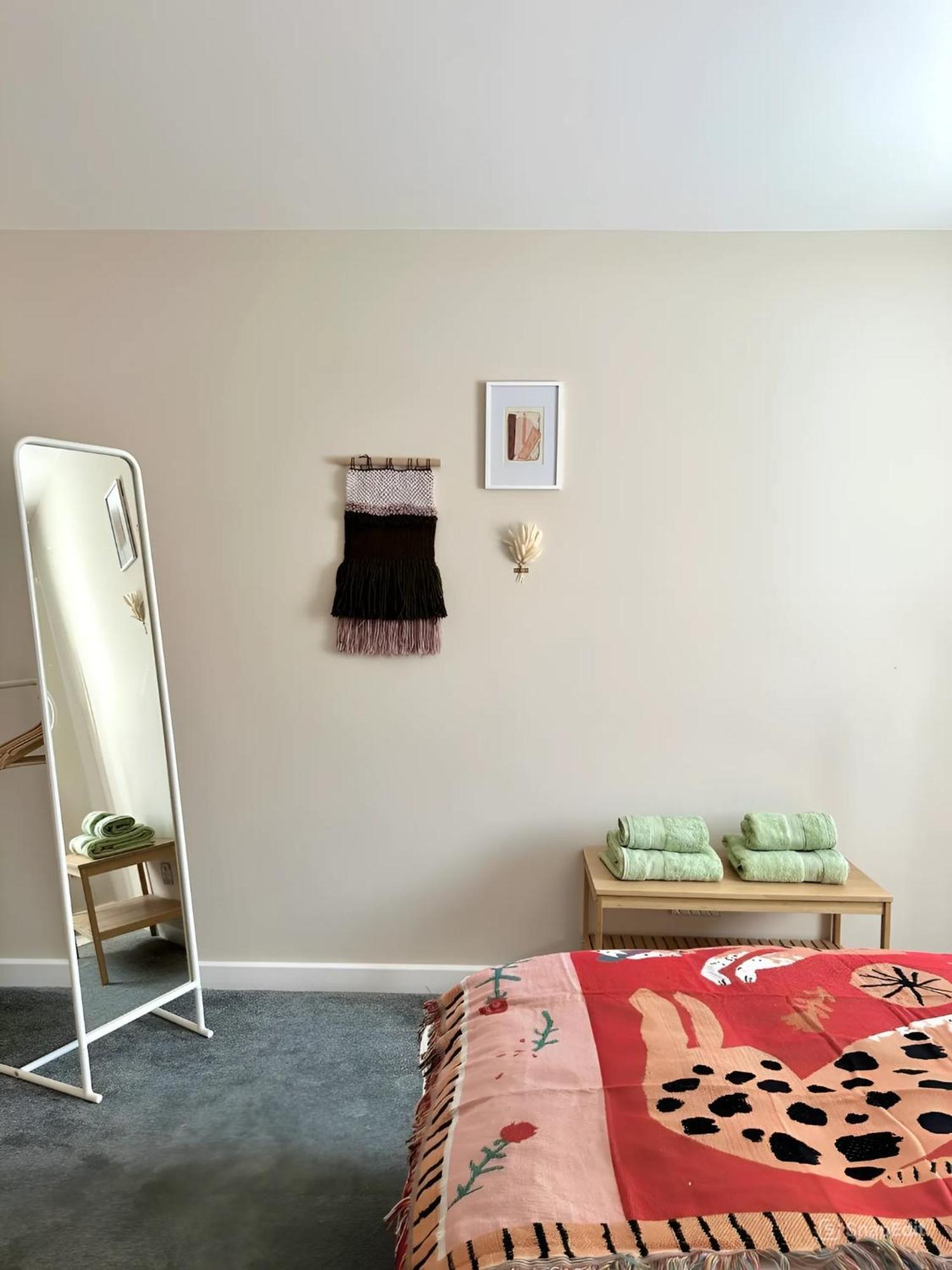 Modern With Free Parking. Located In York's Historical Building * York